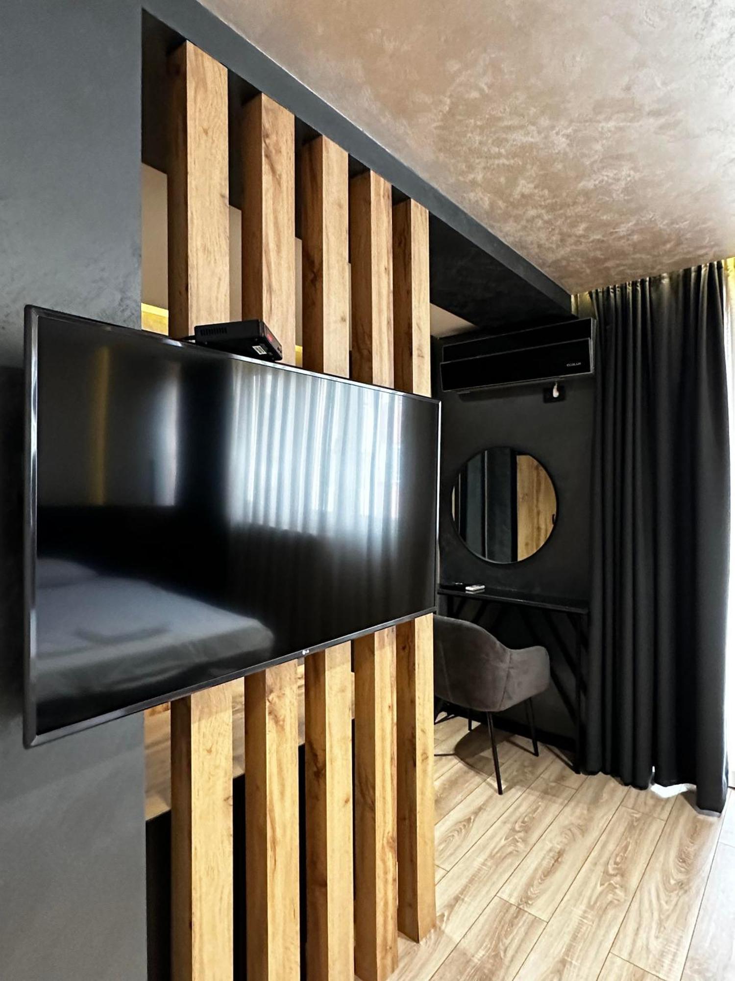Zet Apartments - Bedroom & Bathroom Приштина Экстерьер фото