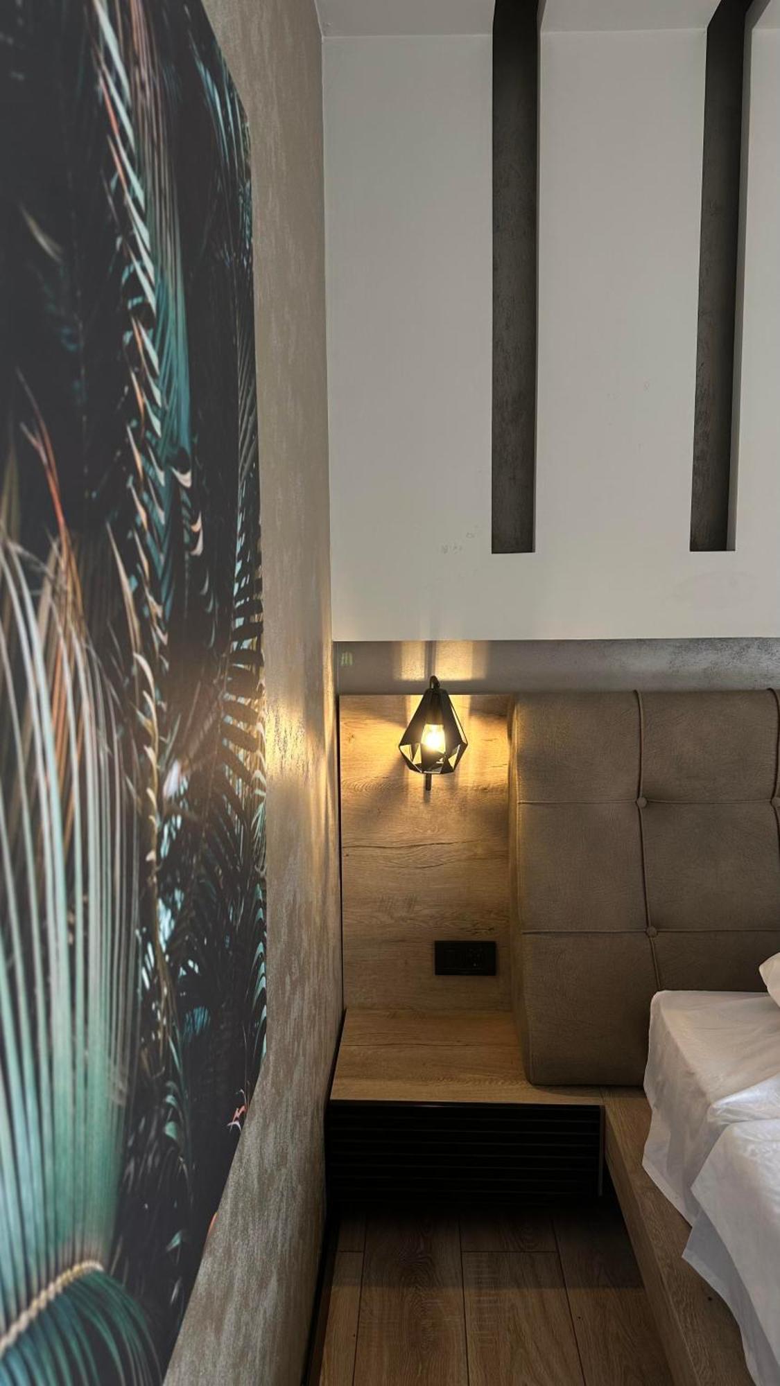 Zet Apartments - Bedroom & Bathroom Приштина Экстерьер фото