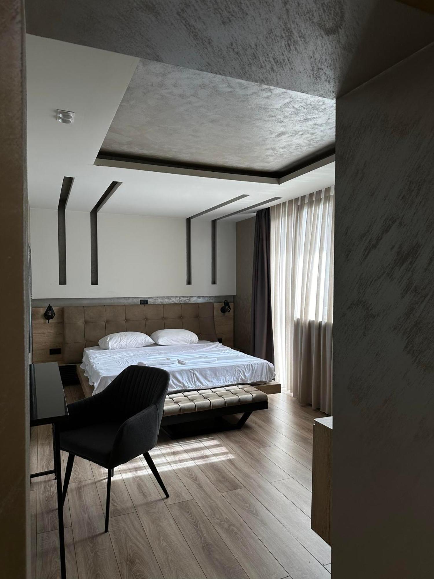 Zet Apartments - Bedroom & Bathroom Приштина Экстерьер фото