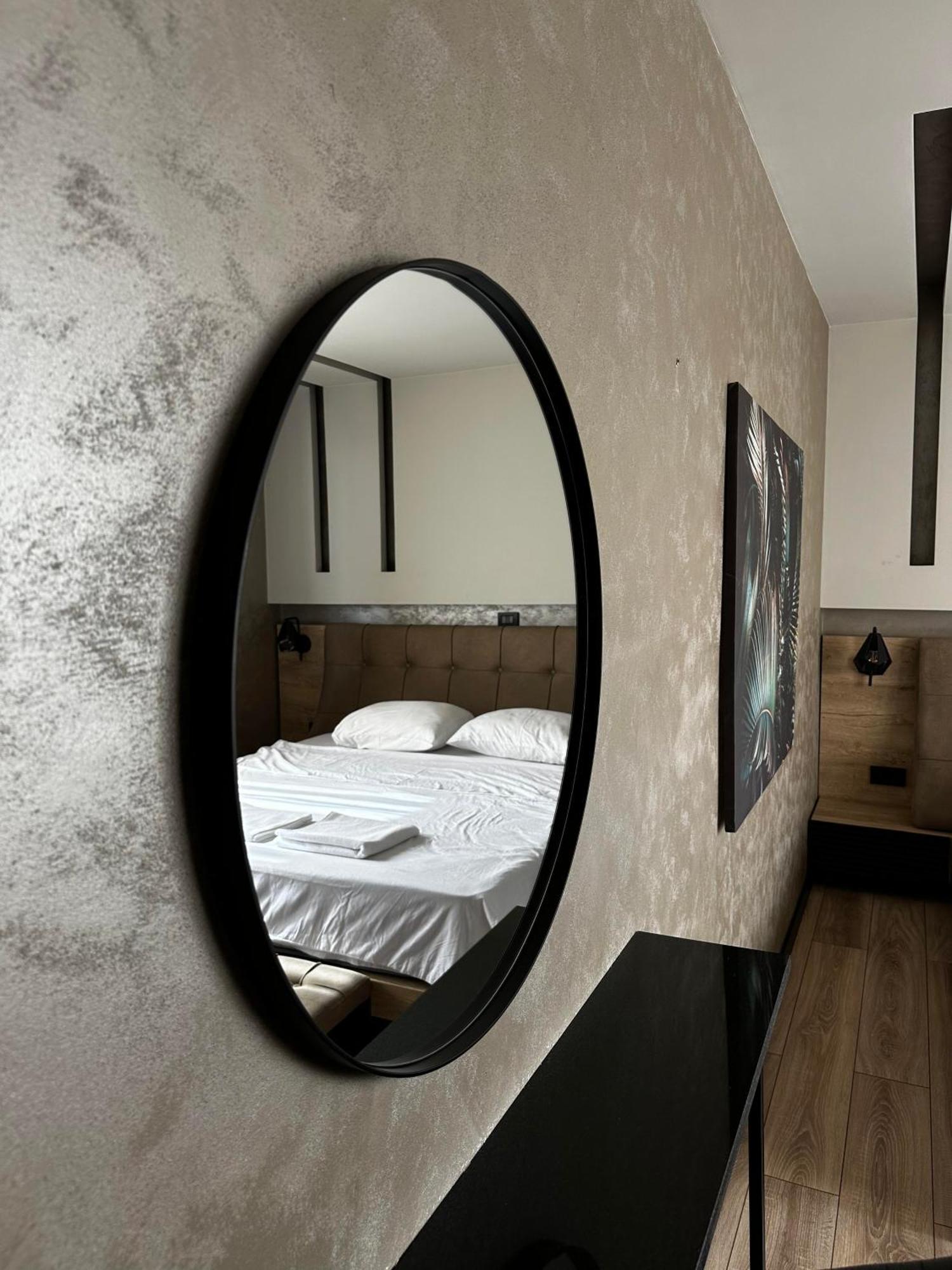 Zet Apartments - Bedroom & Bathroom Приштина Экстерьер фото